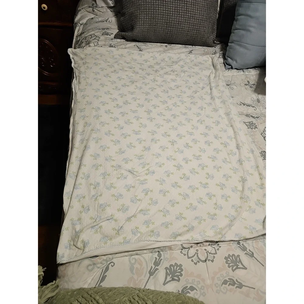 AMY COE Limited Edition Blue Floral 100%‎ Cotton Knit Baby Blanket- RARE